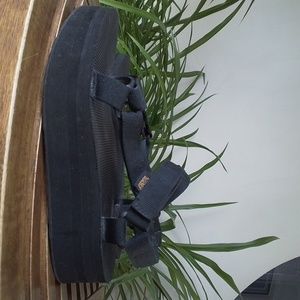 Teva FLATFORM UNIVERSAL Black Vegan Platform Sandals Women's Size 9
